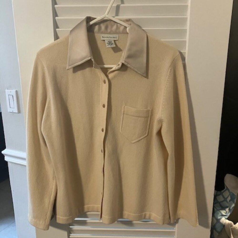 80s Vintage Women's Banana Republic Silk and Wool Cardigan Sweater - Size Large